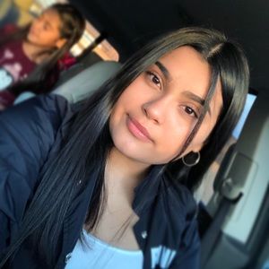 Meet your Posher, Alexia